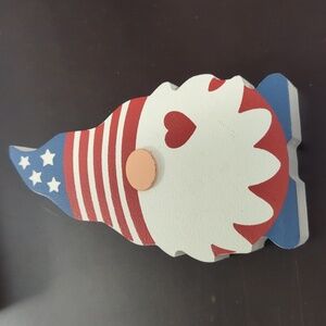 Patriotic gnome